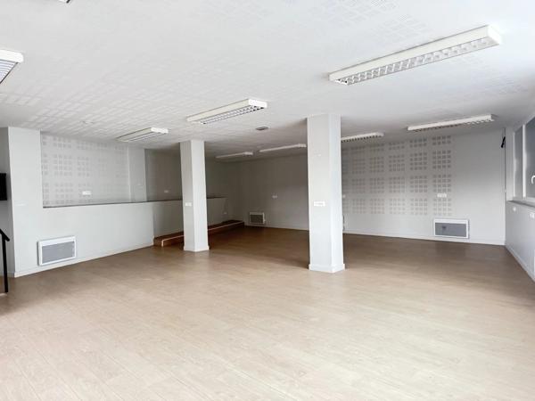 Location Bureau 4 pièces 219 m2 à Saint-Quentin