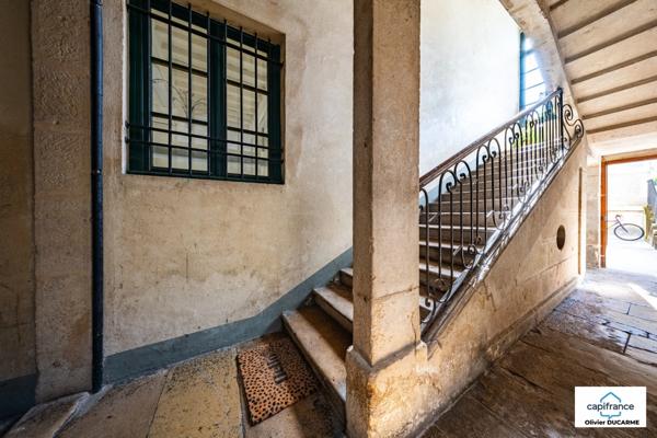 Appartement à vendre 3 pièces DOLE (39) Hyper Centre Ville, superbement rénové