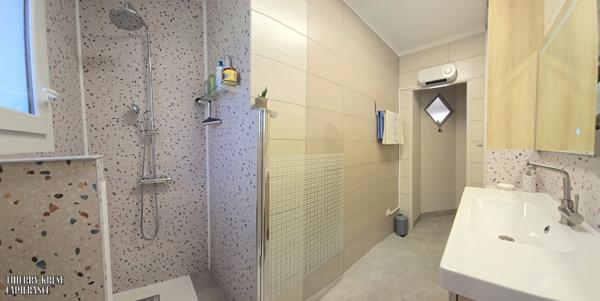 Montech, 141 m², trois chambres dont deux suites parentales, climatisation, poêle à bois,véranda, garage, jardin clos et arboré,, au calme, proche de toutes commodités.