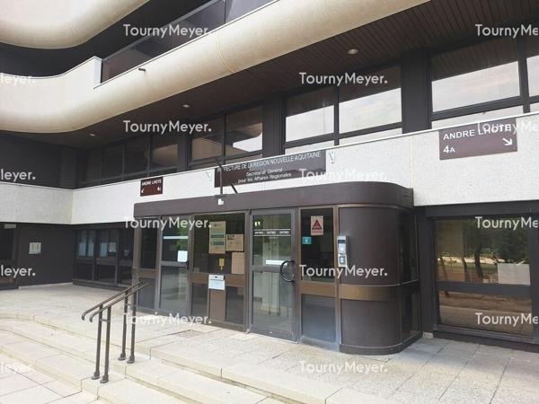 BUREAUX A LOUER OU A VENDRE - MERIADECK