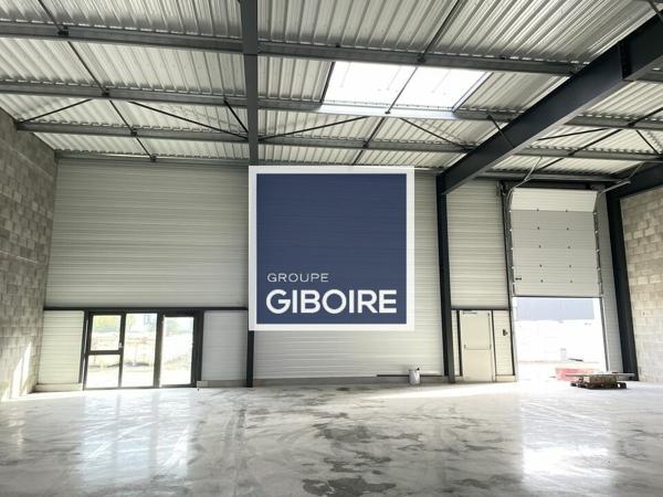 Local d'activites 298 m² à louer LA MEZIERE (réf : 35.6424)