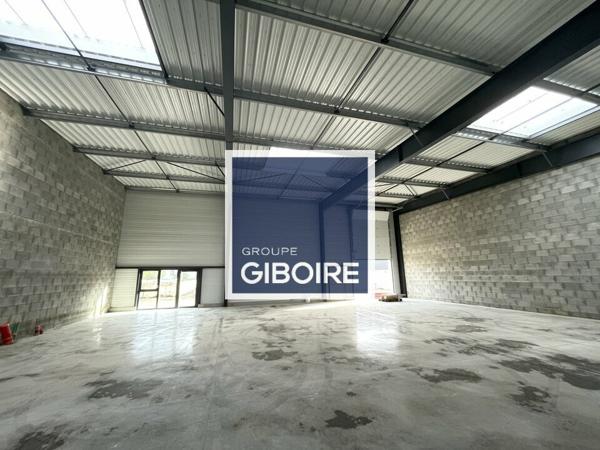 Local d'activites 298 m² à louer LA MEZIERE (réf : 35.6424)