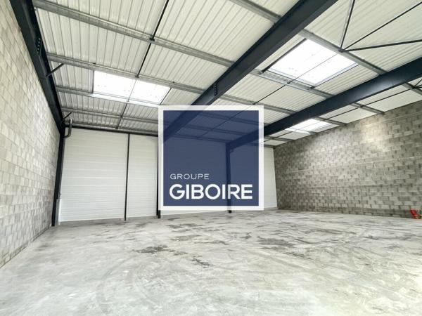 Local d'activites 298 m² à louer LA MEZIERE (réf : 35.6424)