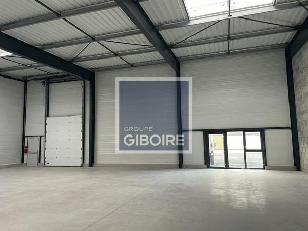 Local d'activites 298 m² à louer LA MEZIERE (réf : 35.6424)
