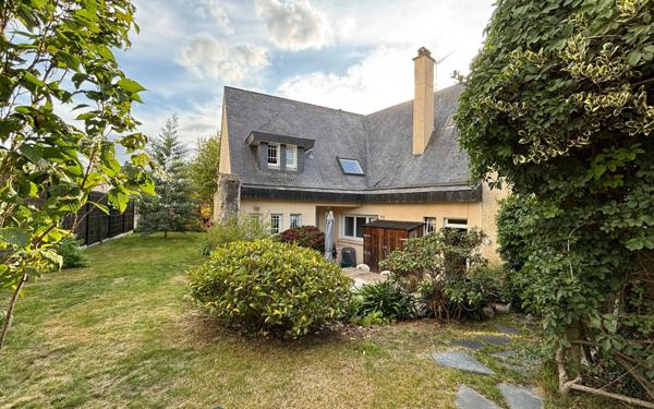 Maison à vendre    6 pièces • 195 m2 Montauban-de-Bretagne