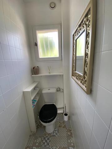 Maison pleine de charme de 5 pièces (DPE C/A) en excellent état avec grand terrain Proche de VILLENEUVE DE MARSAN (40) à SAINT GEIN