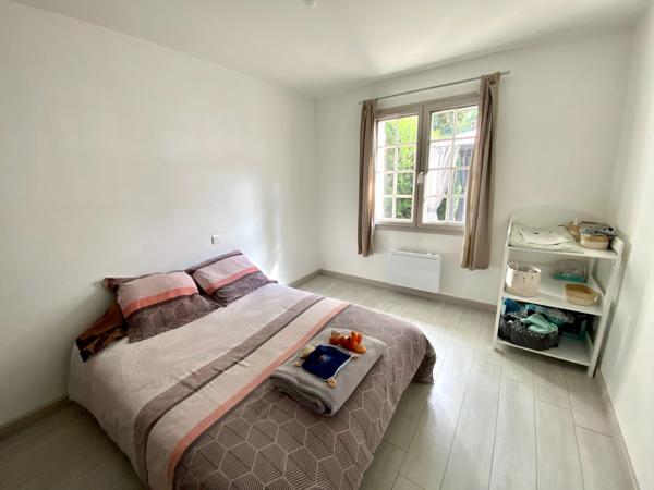 Maison pleine de charme de 5 pièces (DPE C/A) en excellent état avec grand terrain Proche de VILLENEUVE DE MARSAN (40) à SAINT GEIN