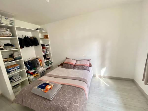 Maison pleine de charme de 5 pièces (DPE C/A) en excellent état avec grand terrain Proche de VILLENEUVE DE MARSAN (40) à SAINT GEIN