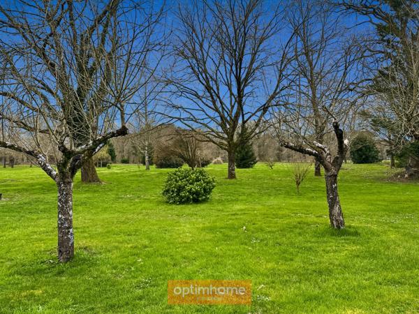 Authentique Landaise en pierres et colombages sur 17 000 M2 de terrain arboré.