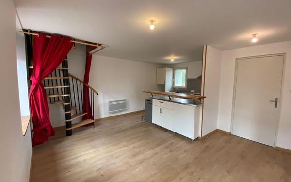 Appartement à louer    3 pièces •  Saint-Amans-Soult