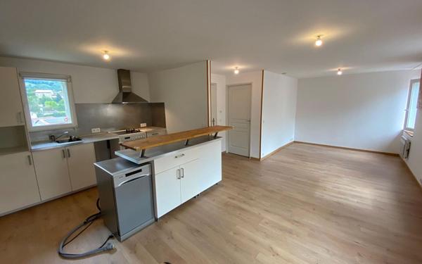 Appartement à louer    3 pièces •  Saint-Amans-Soult