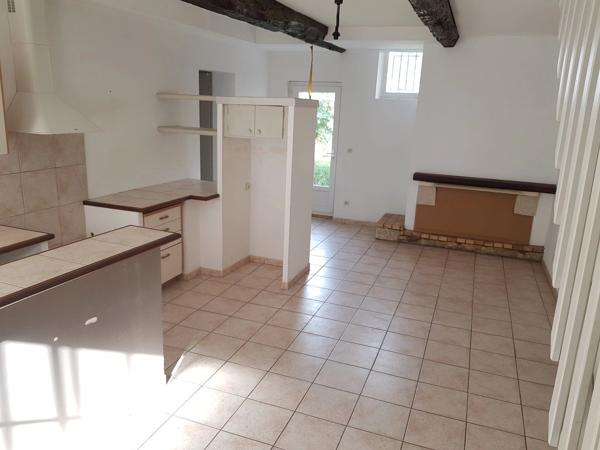 Location                                                      Maison
                        
                     4 pièces                      110 m2                     à Mèze