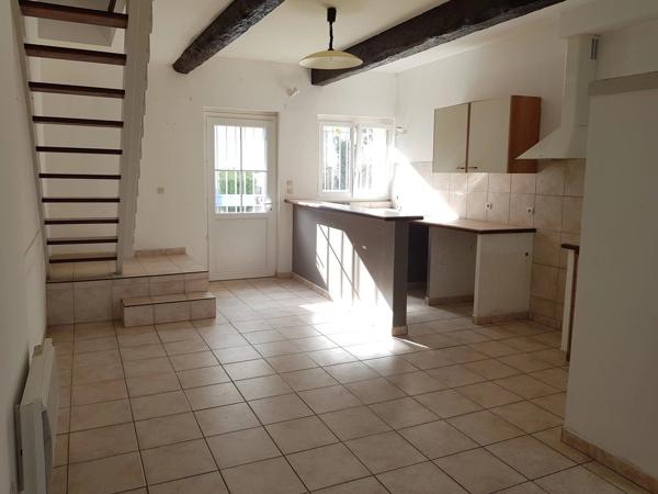 Location                                                      Maison
                        
                     4 pièces                      110 m2                     à Mèze