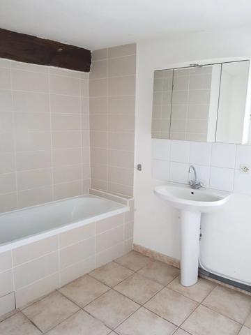 Location                                                      Maison
                        
                     4 pièces                      110 m2                     à Mèze