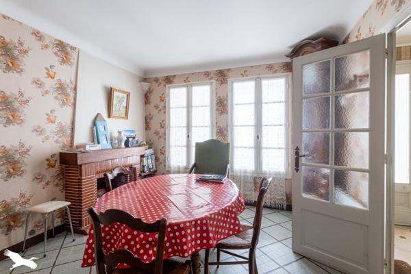 Maison à vendre 210 400 € Pérignac 10 p 246 m² DPE F