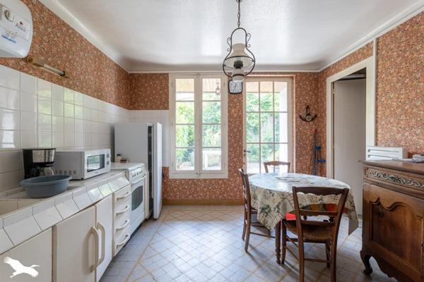 Maison à vendre 210 400 € Pérignac 10 p 246 m² DPE F