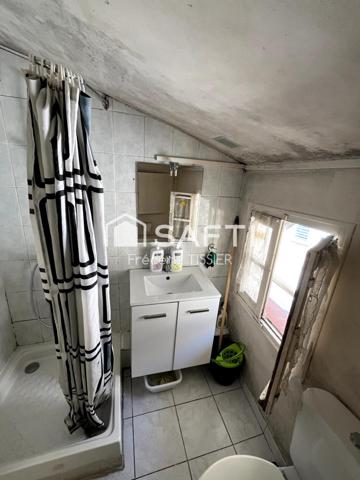 Grasse Vieille ville : Immeuble avec 3 lots d'habitation.