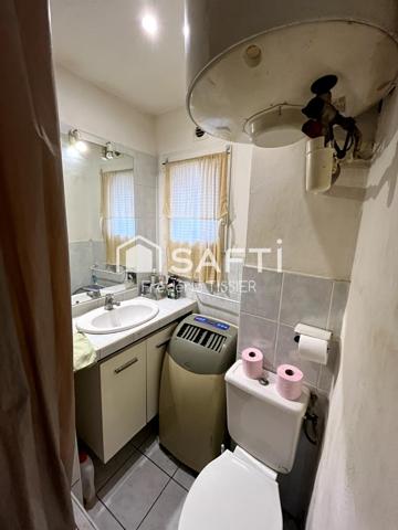 Grasse Vieille ville : Immeuble avec 3 lots d'habitation.