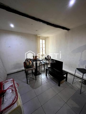 Grasse Vieille ville : Immeuble avec 3 lots d'habitation.