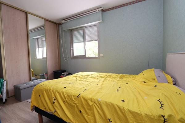 Appartement T3 de 74 m² , garage fermé, deux places de stationnement et cave