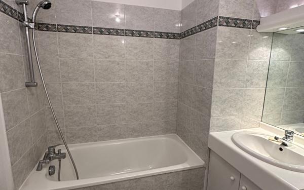 Appartement à louer    1 pièce • 28,62 m2 Issy-les-Moulineaux