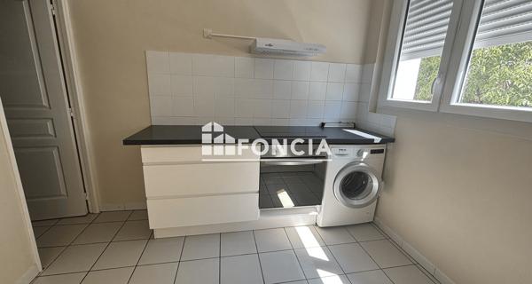 Location Studio 28 m² - Donzère 26290