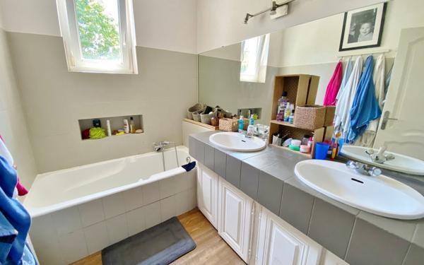 Maison à vendre    7 pièces • 197,23 m2 Sainte-Foy-lès-Lyon