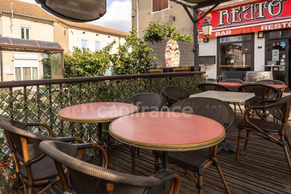 Bar restaurant à vendre Licence IV avec logement et terrasse – Lalevade d’Ardèche