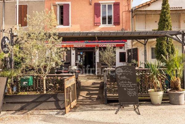 Bar restaurant à vendre Licence IV avec logement et terrasse – Lalevade d’Ardèche
