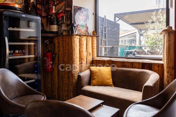 Bar restaurant à vendre Licence IV avec logement et terrasse – Lalevade d’Ardèche