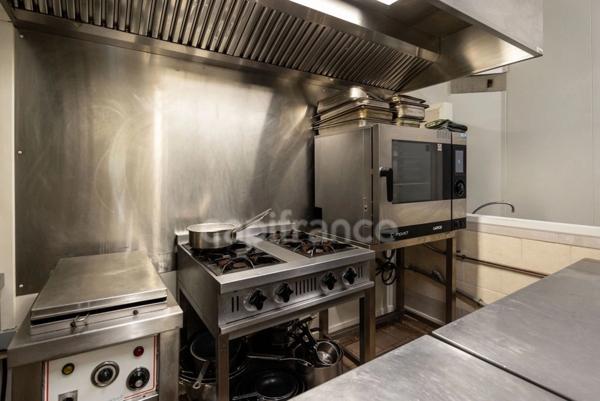 Bar restaurant à vendre Licence IV avec logement et terrasse – Lalevade d’Ardèche