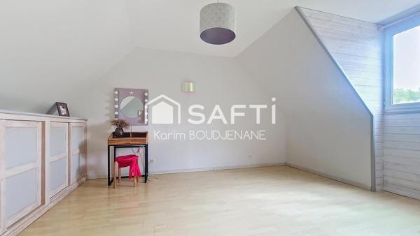 Maison individuelle, 5 chambres, dépendance, 580 m2 de terrain