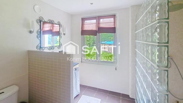 Maison individuelle, 5 chambres, dépendance, 580 m2 de terrain