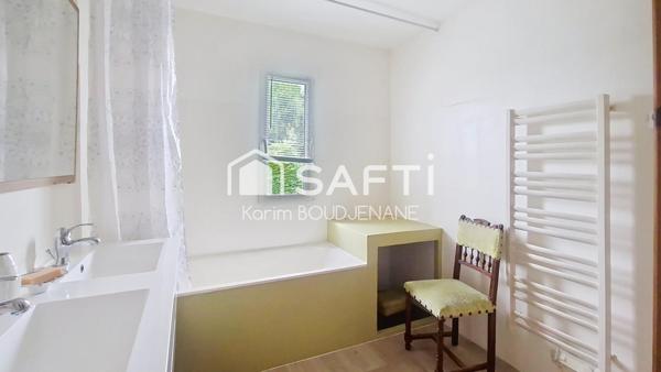 Maison individuelle, 5 chambres, dépendance, 580 m2 de terrain