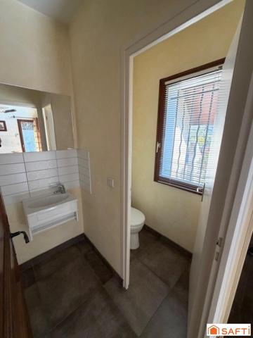 Maison d’architecte traditionnelle construite dans les années 80