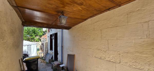 Maison de bourg à rénover terrain