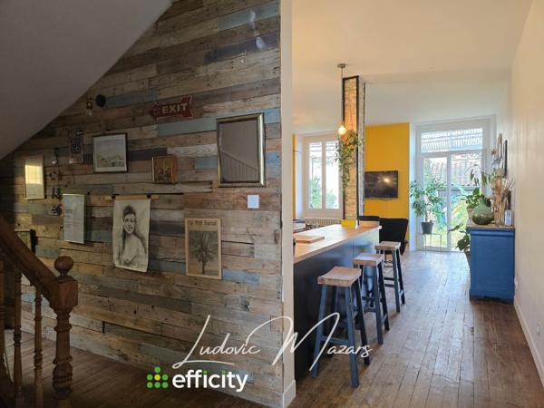 Maison
         7 pièces
        - 200 m² Exclusivité 195 000 € *