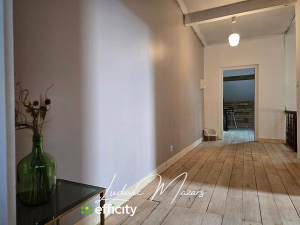 Maison
         7 pièces
        - 200 m² Exclusivité 195 000 € *