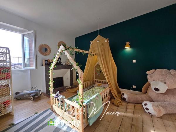 Maison
         7 pièces
        - 200 m² Exclusivité 195 000 € *