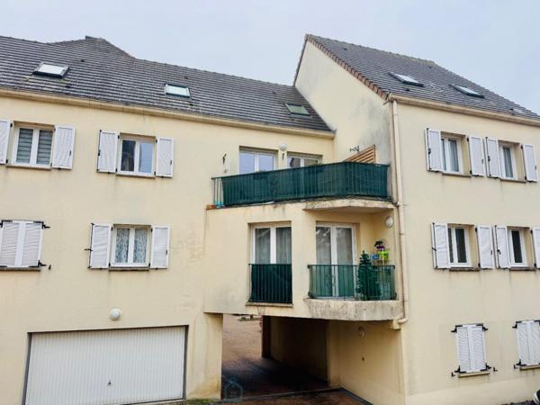 Appartement duplex avec balcon terrasse et parking