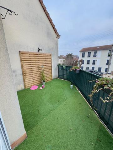 Appartement duplex avec balcon terrasse et parking