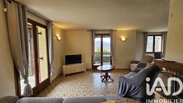 Maison à vendre 5 pièces 132 m² Saint-Étienne-de-Maurs