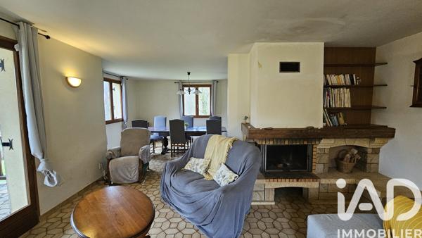 Maison à vendre 5 pièces 132 m² Saint-Étienne-de-Maurs