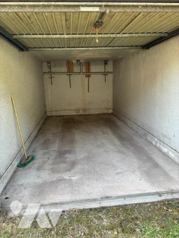 Garages 