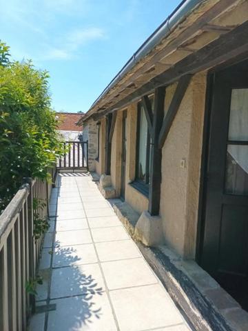 Milly-la-Forêt (91490) Ensemble immobilier de caractère – 6 logements indépendants – 1 300 m² de terrain