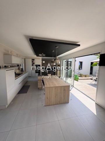 Maison à Les Sables-d'Olonne, 85100 - 6 pièces 134m²