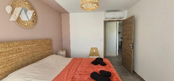 Appartement/villa T3 mitoyen avec jardin, garage et parking aux portes de Bonifacio
