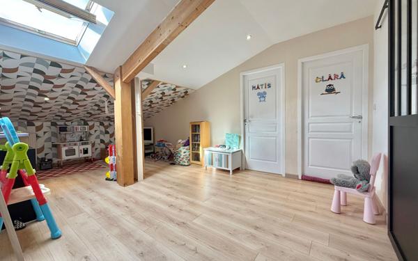 Maison à vendre    4 pièces • 129,04 m2 Chenôve