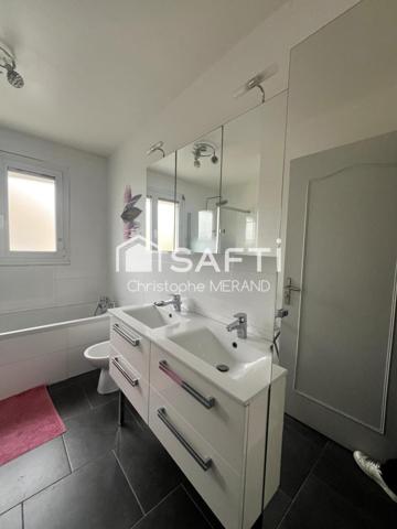 Dans le Centre d'INGRANDES Pavillon 4 chambres