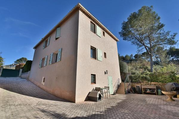 Maison à vendre à pied du village BOUC BEL AIR (13), vue nature, 160 m2, 5 chambres, piscine, jardin 500 m2, sous-sol